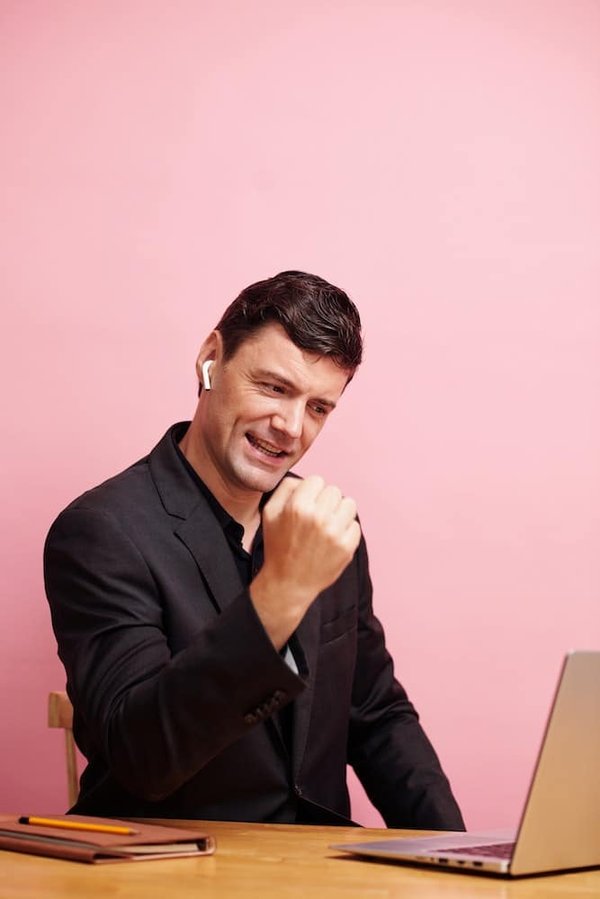 What Led to the Success of a Customized Fitness Program in a Saturated Market?