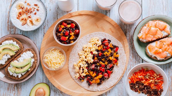 What Are the Ideal Protein Sources for Homemade Cat Food Recipes?